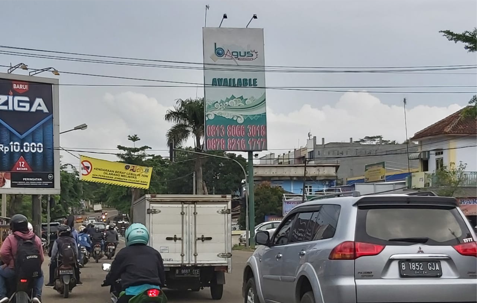 Jl. Soekarno Hatta Lampu Merah Sumur Buang