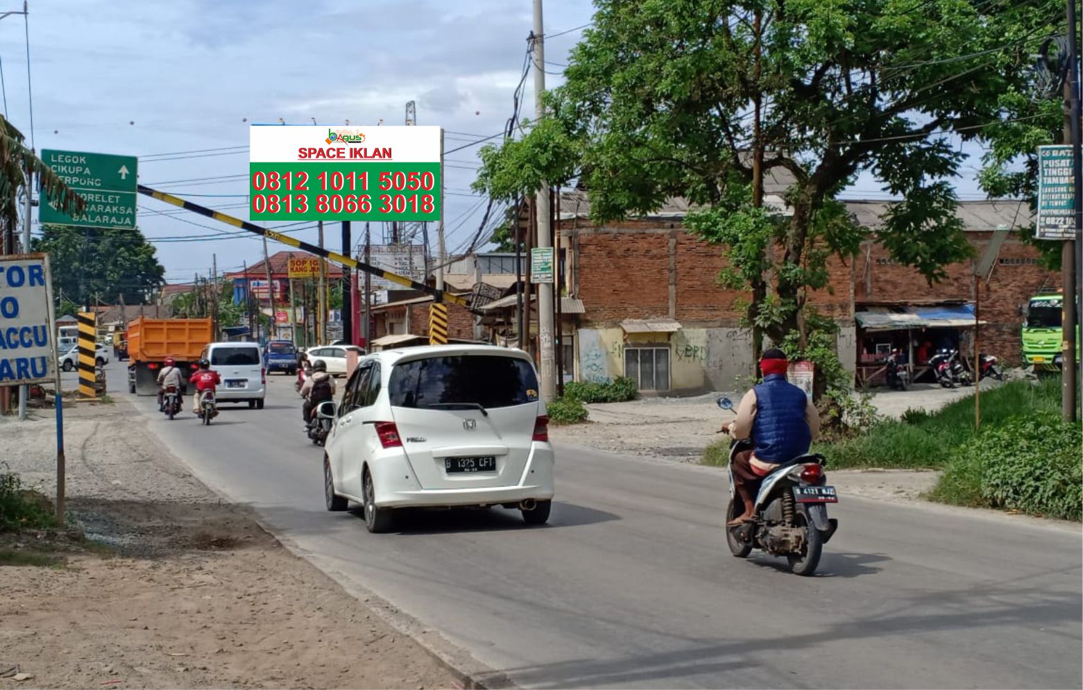 Jl. Parung Panjang. Pertigaan LG